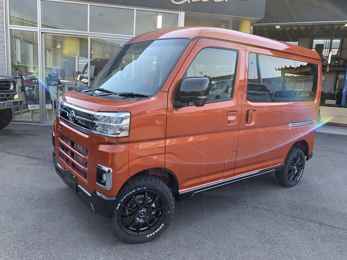 新型アトレー（ハイゼットカーゴ改）　トニコオレンジR71、ボルクTE37風仕様 進化したアトレー・ハイゼット | ダイハツ北海道販売（株）